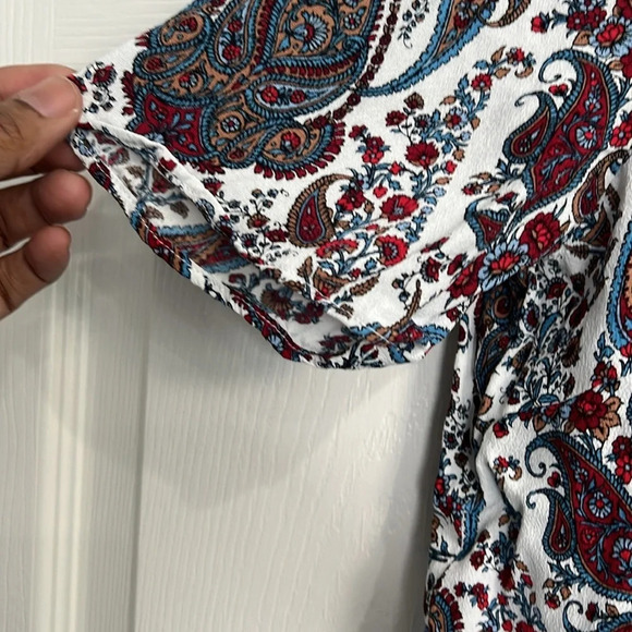 H&M Women's Paisley, Tunic top, Size US 6 - Picture 4 of 8